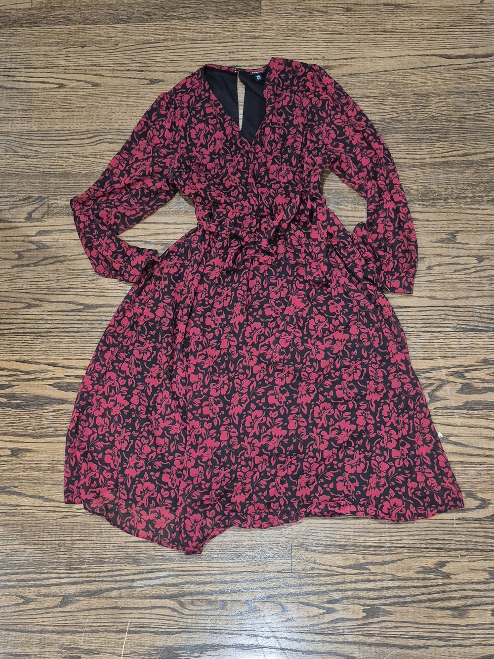 Torrid Black Red Floral Long Sleeve Belted Midi Dress Size 00